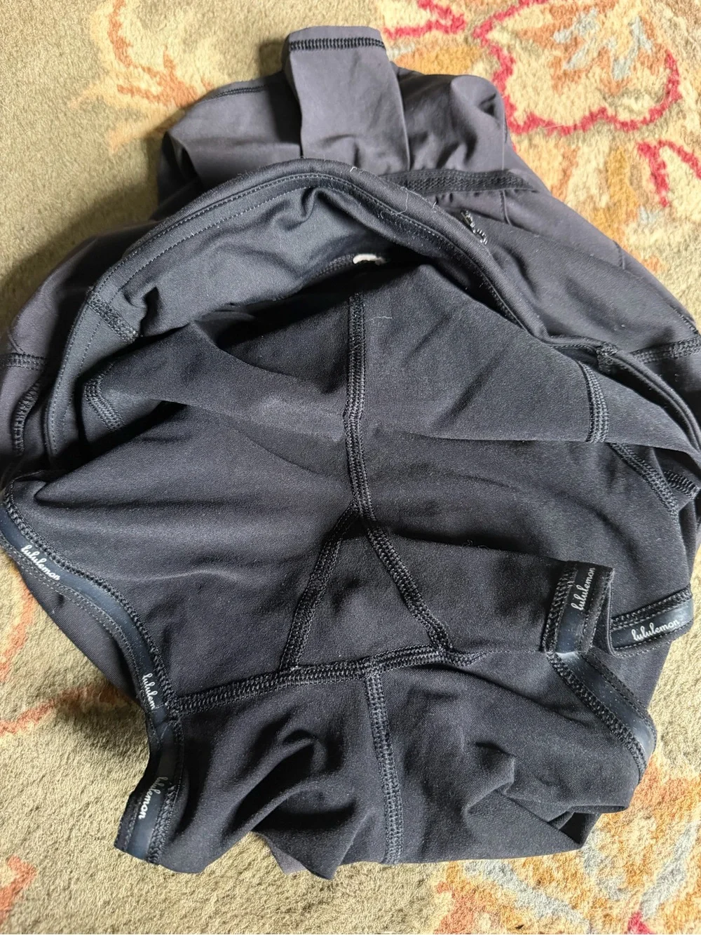 lululemon athletica Black Pace Setter Skirt pleated back 6Tall